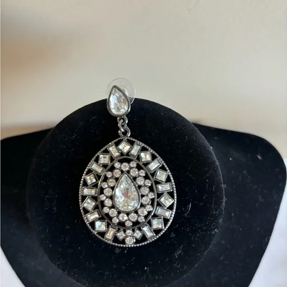 Premier Designs earrings - Picture 3 of 3